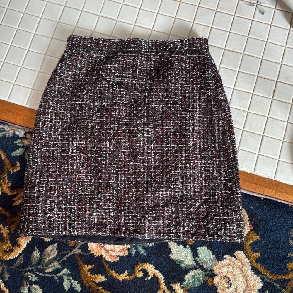 Ann Taylor Metallic tweedy  Pencil Skirt- worn a bunch- still has‎ life left!
